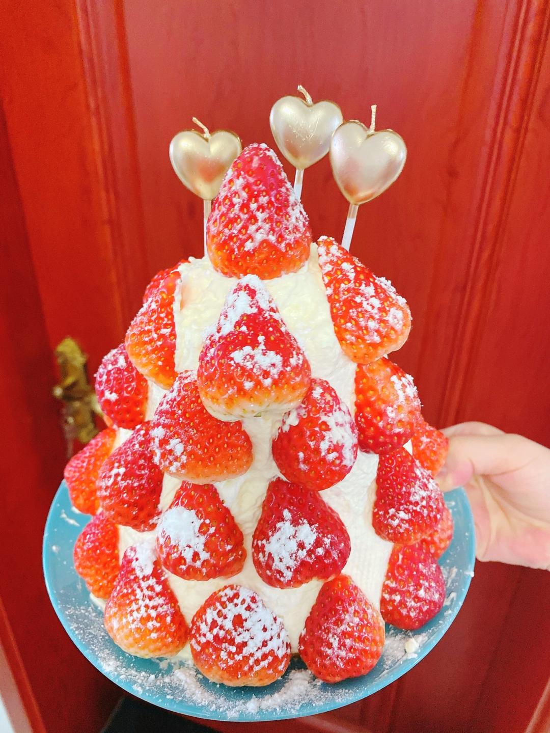 曼食慢语丨草莓芝士雪山蛋糕