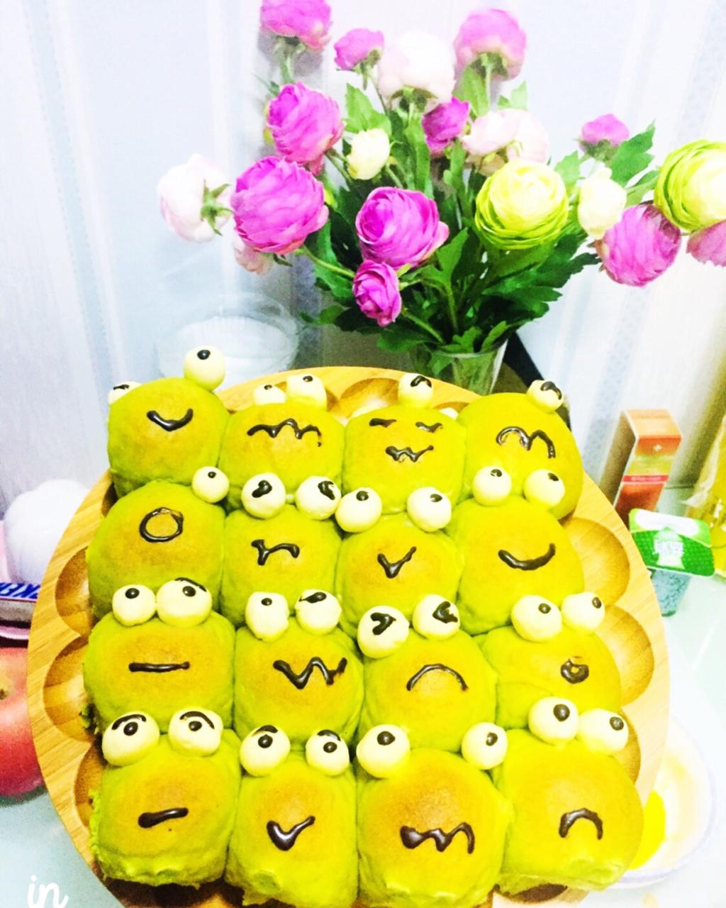 青蛙挤挤小面包