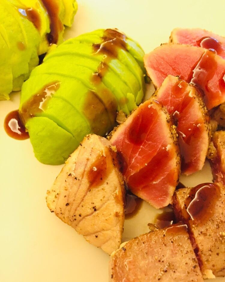 鳄梨金枪鱼饭