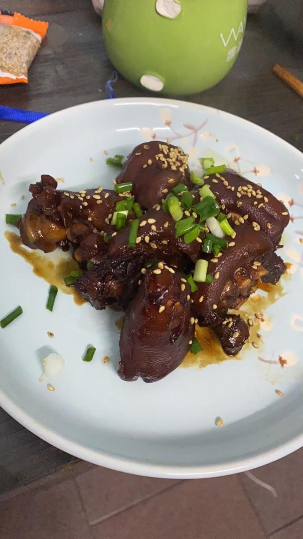 美味的家常菜：红烧猪蹄