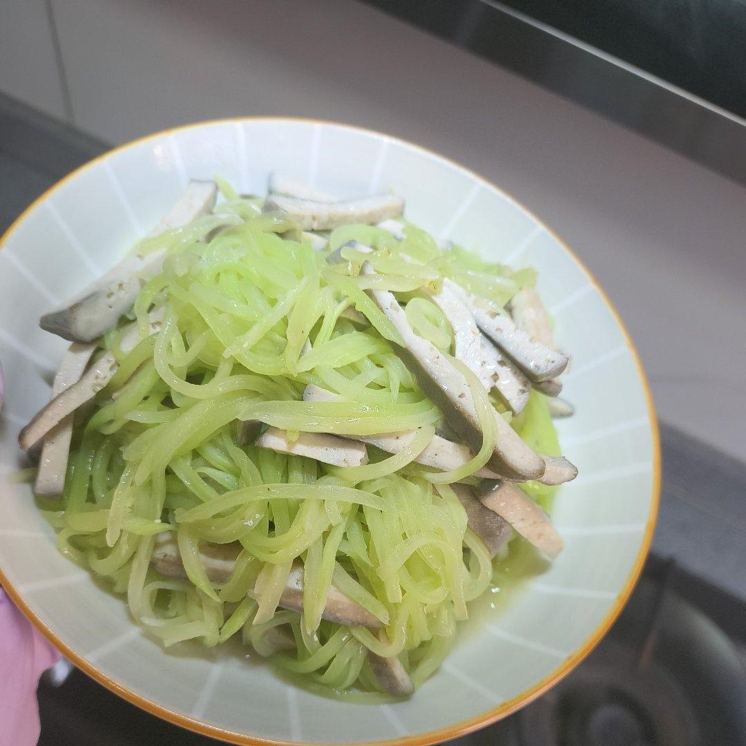 清炒莴笋臭干
