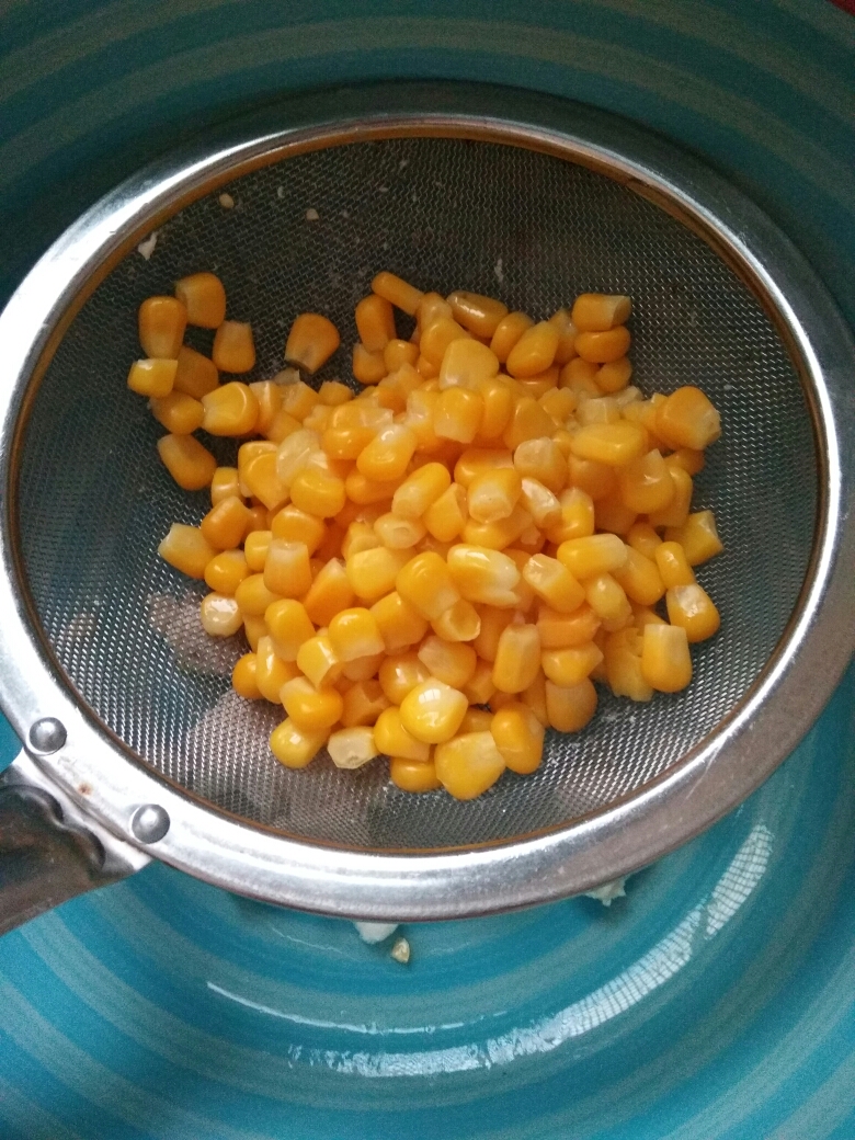 玉米鸡丁的做法 步骤2