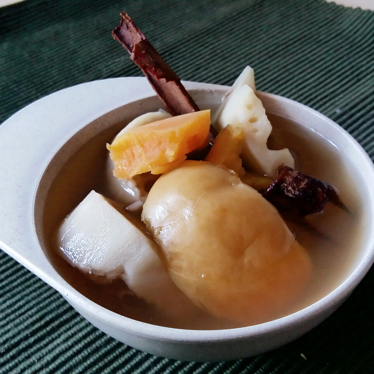 肉桂红薯莲藕苹果甜汤