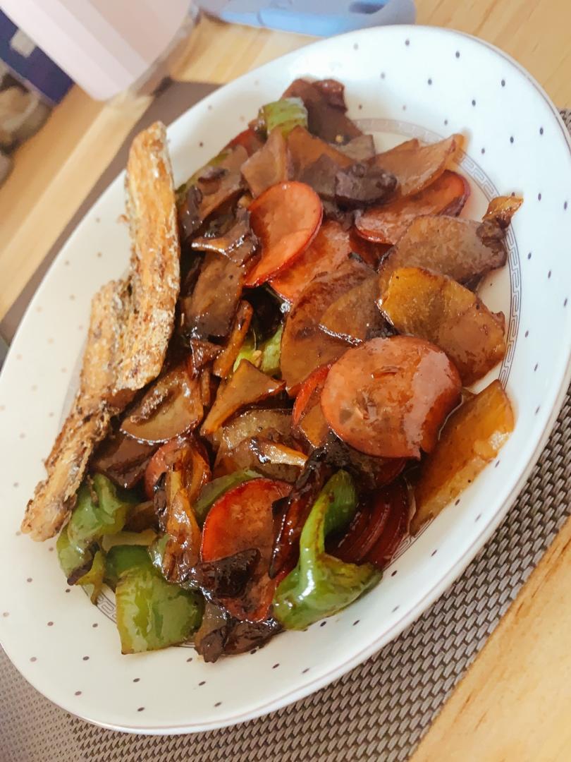 快手家常菜：经常被夸好吃的青椒土豆片