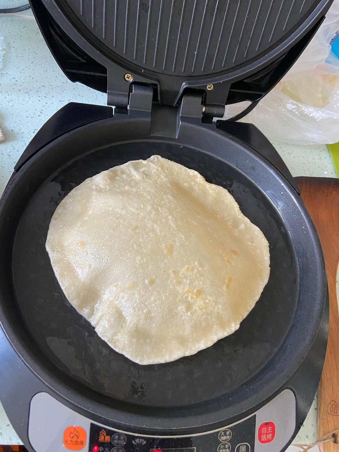 张张都鼓大泡的鸡蛋灌饼这样做不鼓大泡都难