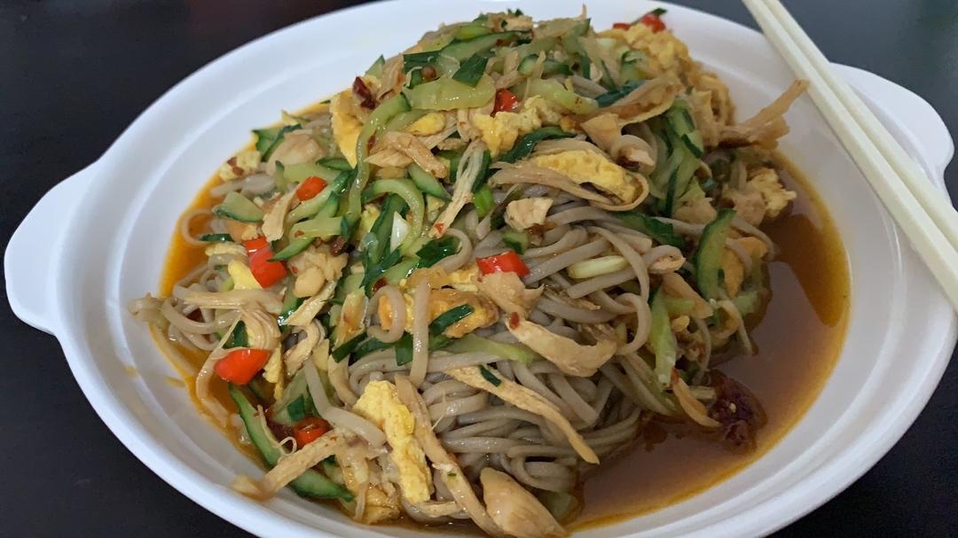 快手减脂餐❗️爆好吃的凉拌鸡丝荞麦面