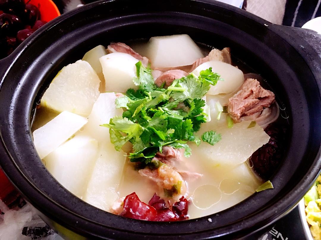 冬日御寒羊肉汤