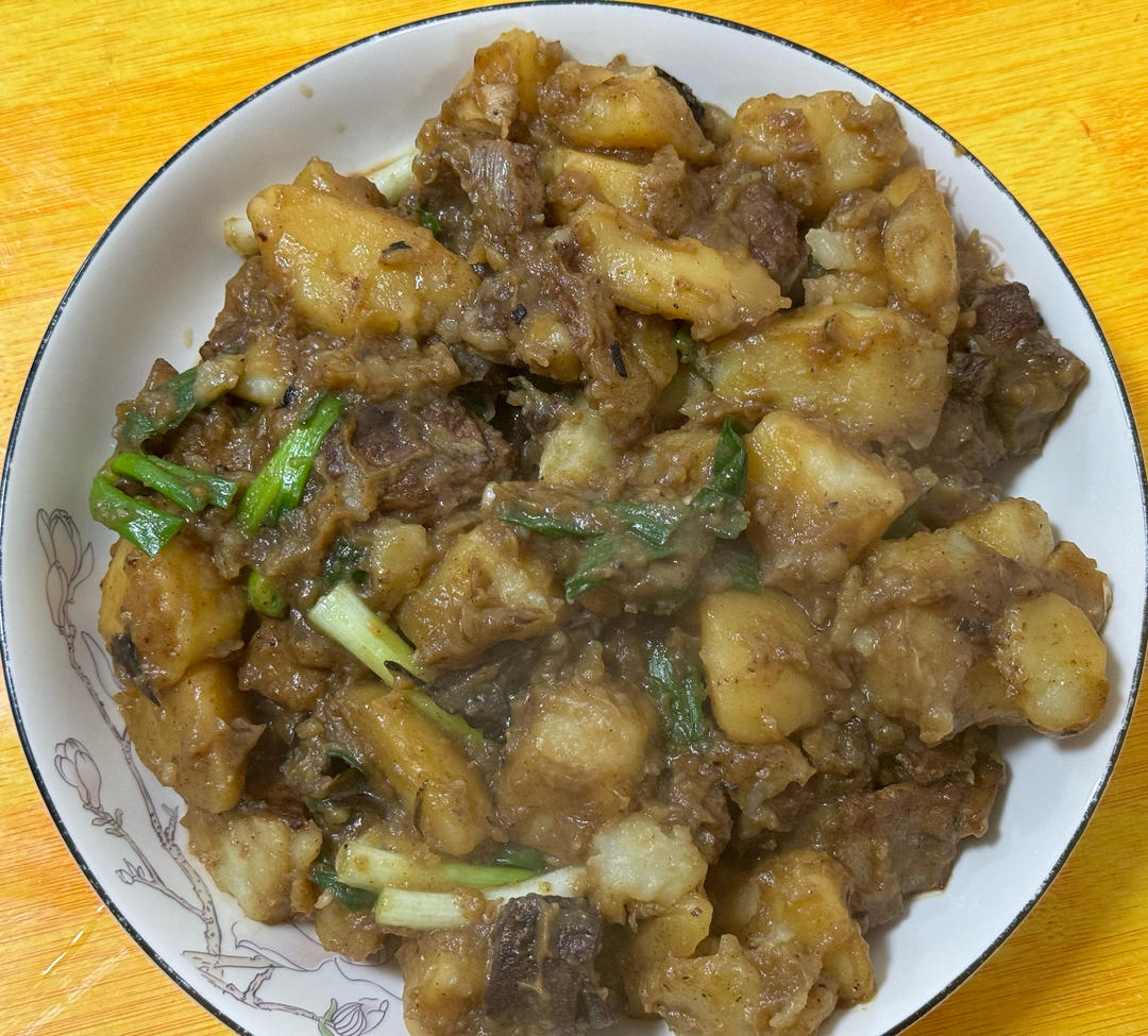 不用放油，简单下饭的：红烧土豆块五花肉