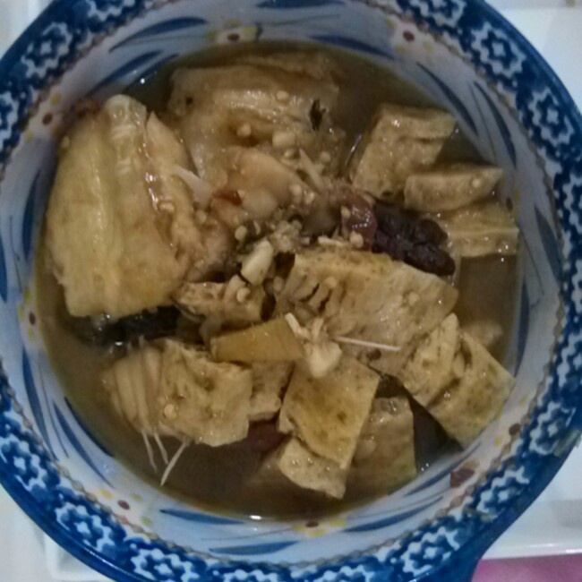 家常菜味美---鲢鱼炖豆腐