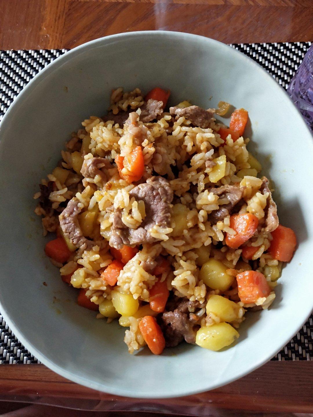 咖喱牛肉炒饭/焗饭（一人份）