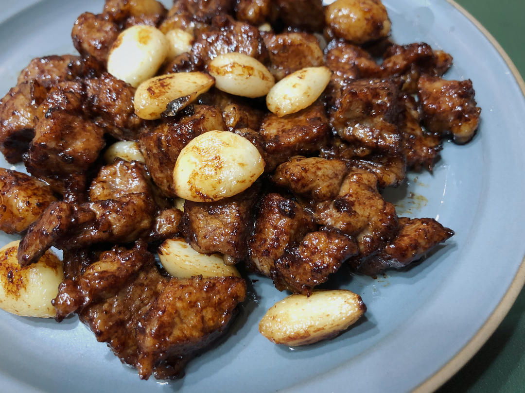 金蒜牛肉粒