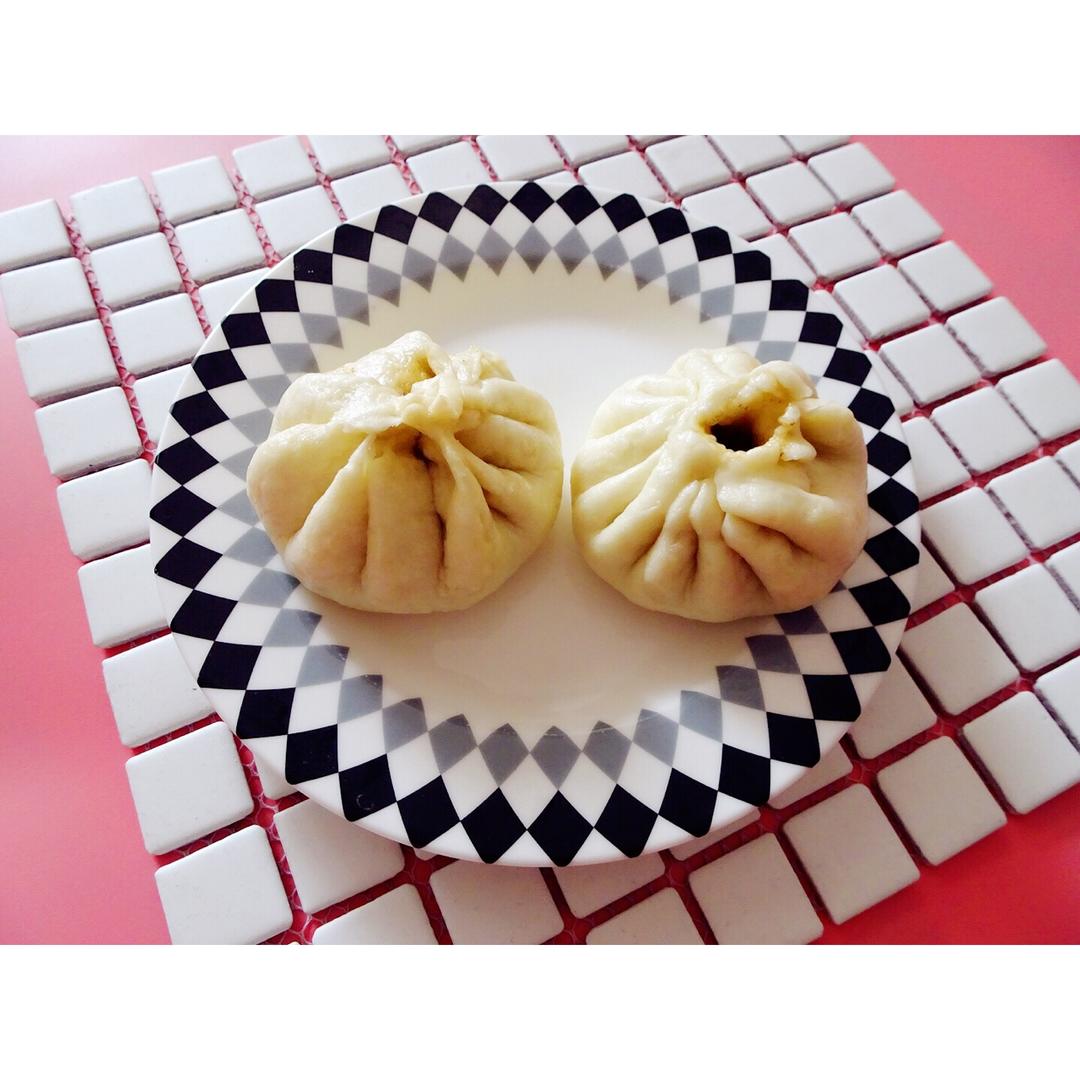 鲜美多汁的洋葱牛肉包子