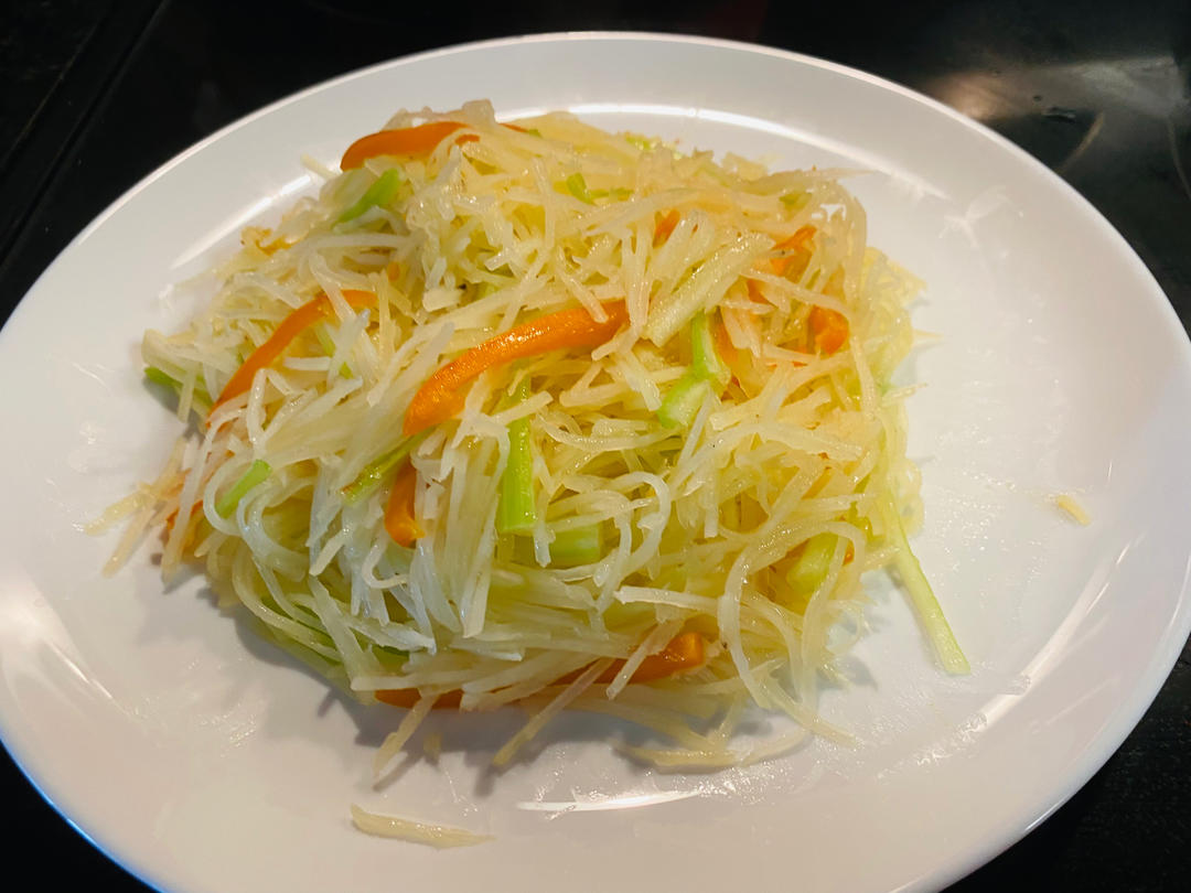 懒人快手土豆丝炒西芹