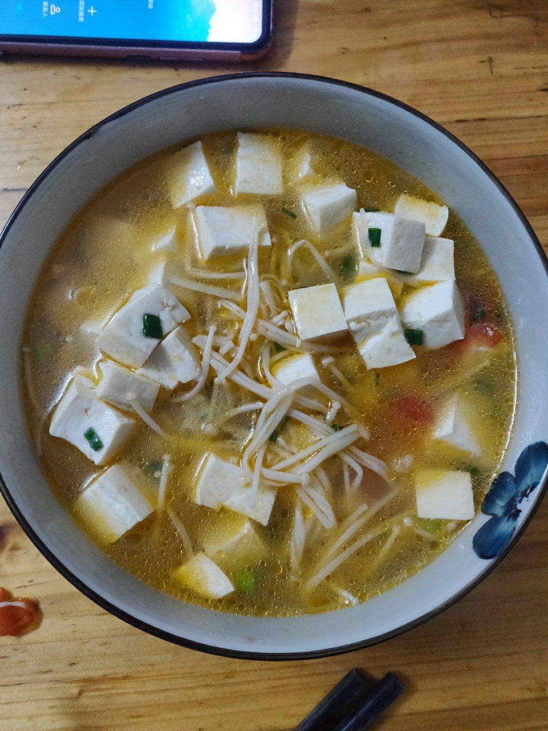 金针菇番茄豆腐汤