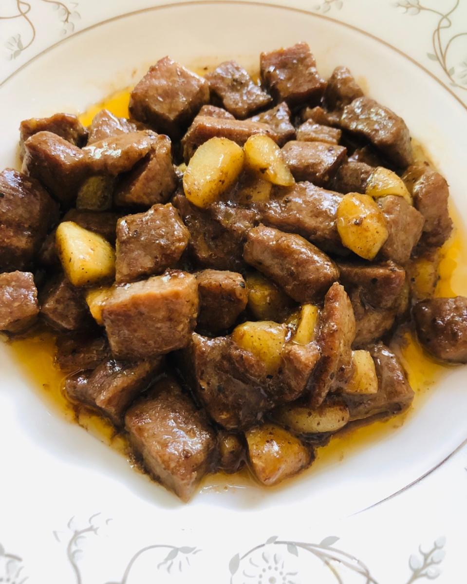 黑椒蒜子牛肉粒