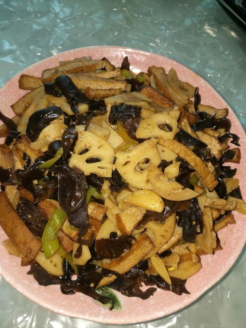 莲藕木耳炒肉片