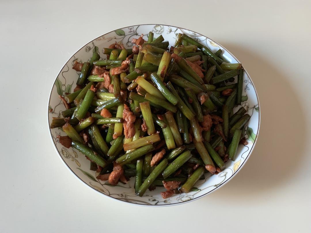 蒜苗炒肉的做法