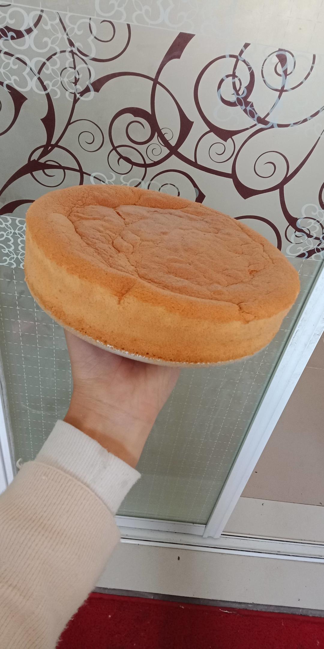 手机用户2729_a85d做的烤箱做蛋糕(戚风蛋糕的做法)