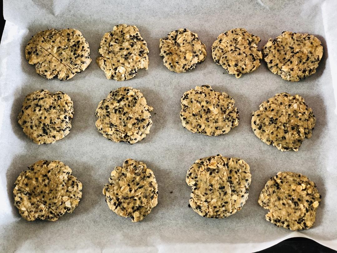 素食:有机燕麦芝麻大饼干