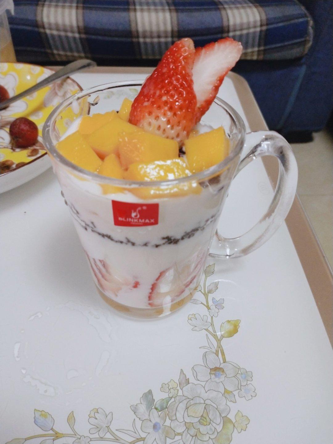 酸奶水果杯（思慕雪）