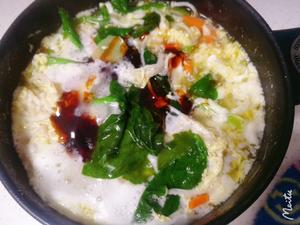 鸡蛋金针菇蔬菜汤的做法 步骤5