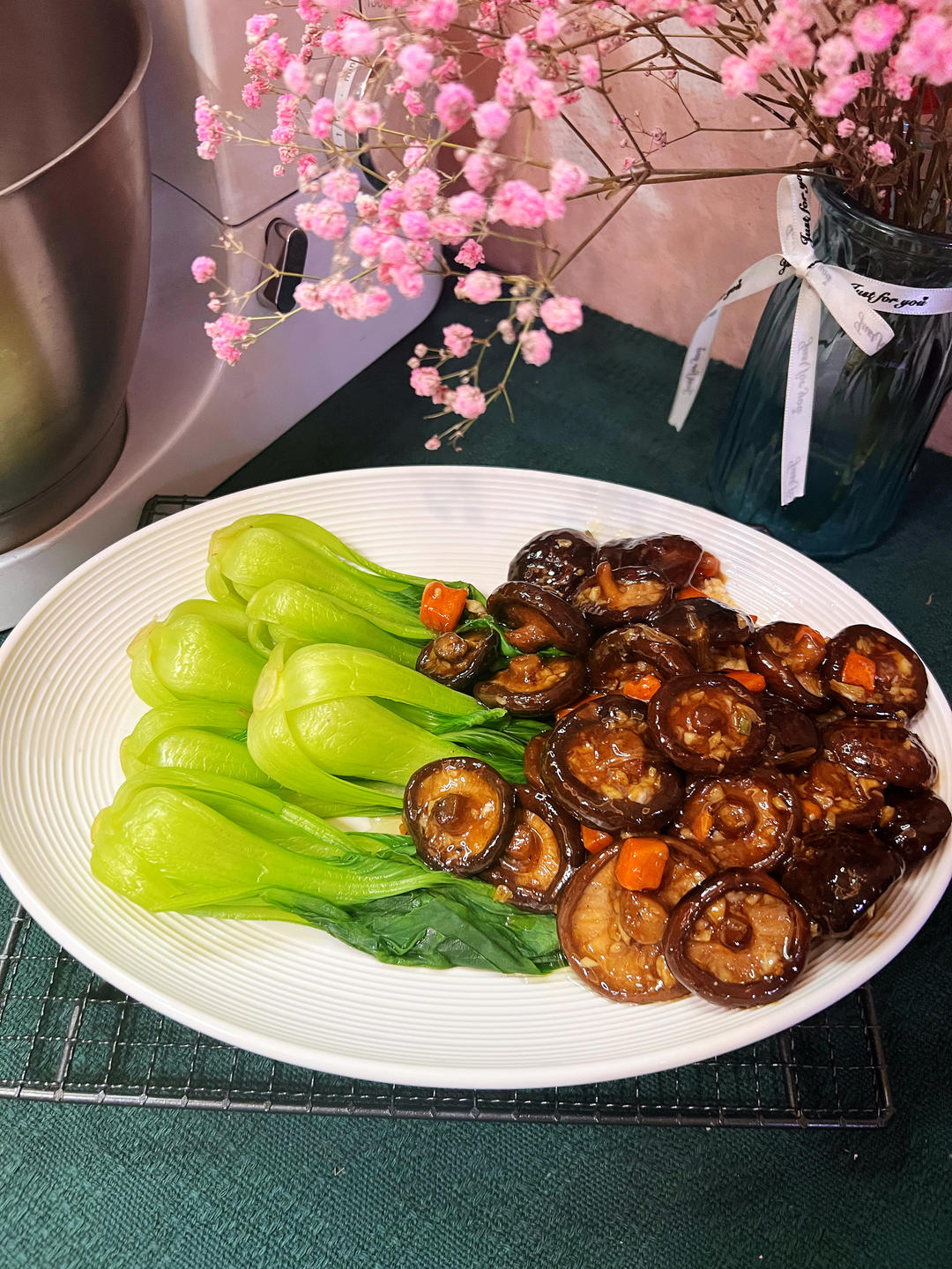 适合宴请的香菇青菜摆盘的做法