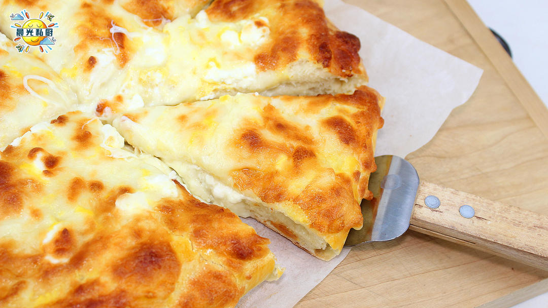 奶酪芝士早餐饼,每个周末都会做的简易披萨,无需揉面、一步到位的做法