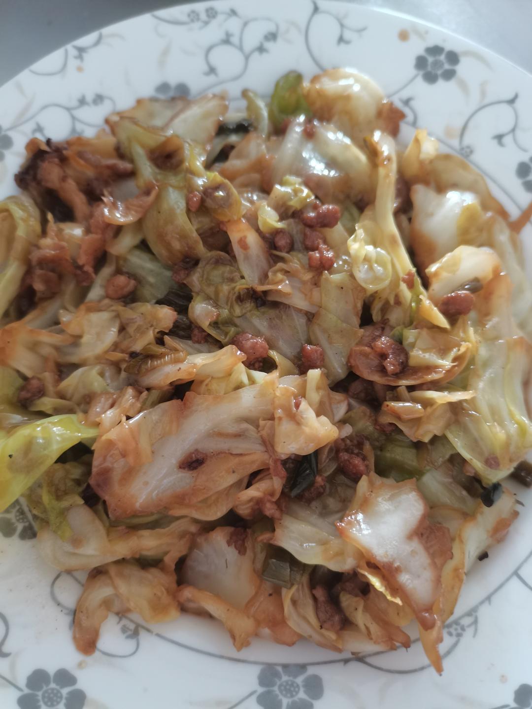 手残也能拥有的卷心菜炒肉