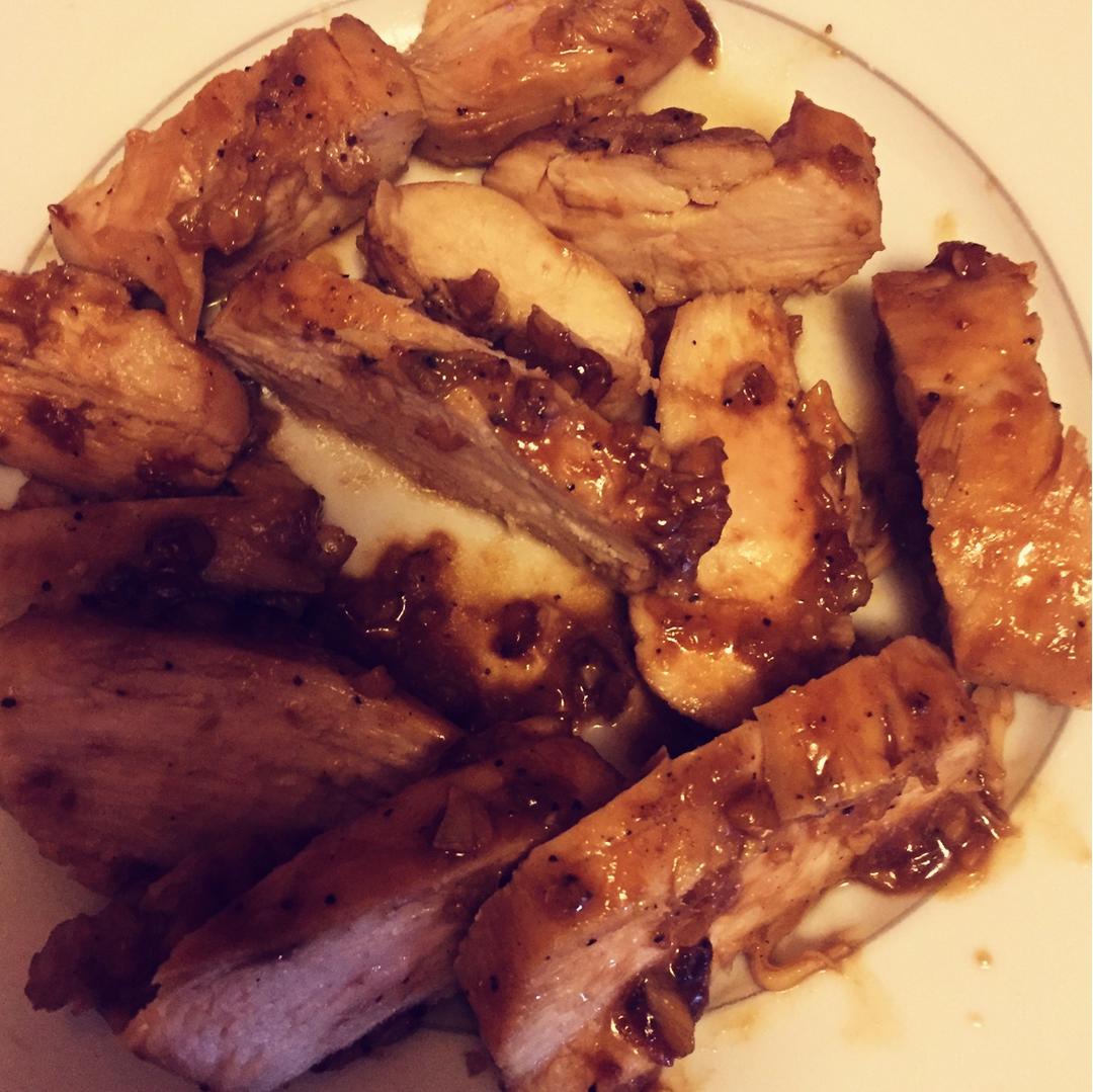 酷炫屌炸天好吃的煎鸡胸肉（香蒜蜂蜜煎鸡胸肉）