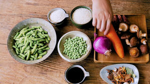 立夏，来碗豌豆饭，开始我们的盛夏时节吧。的做法 步骤1
