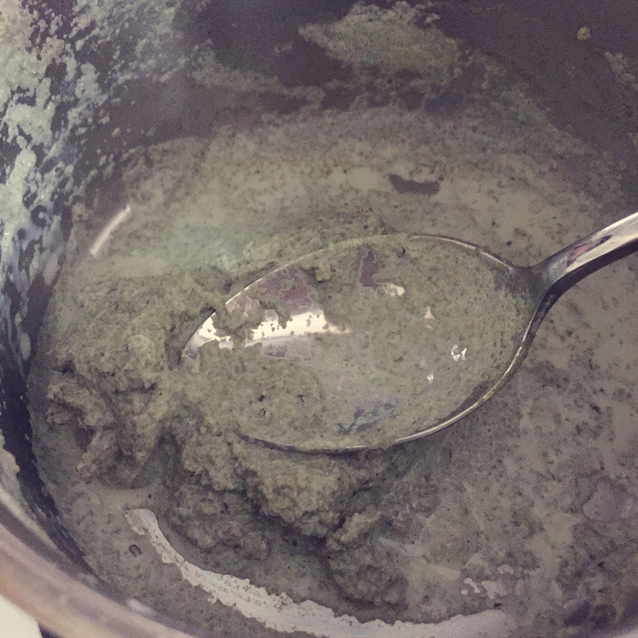 绿豆糕剩下的绿豆皮的好去处（牛奶绿豆皮饮）的做法 步骤7