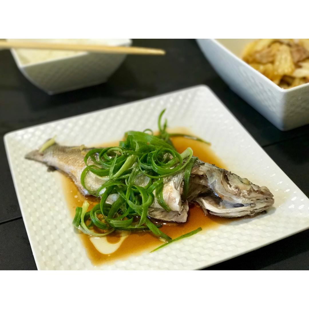 蒸鲈鱼