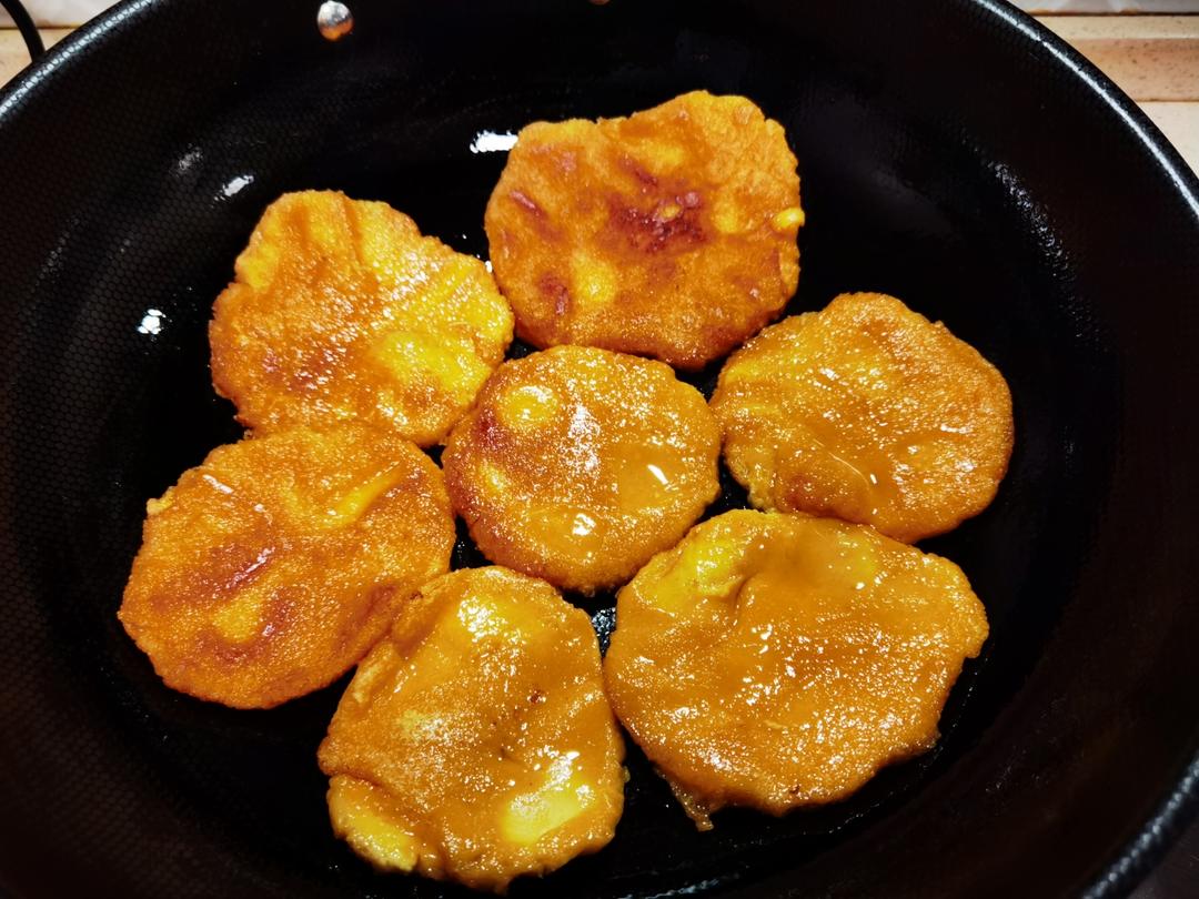 平底锅就能做，香甜软糯的南瓜饼，一次成功