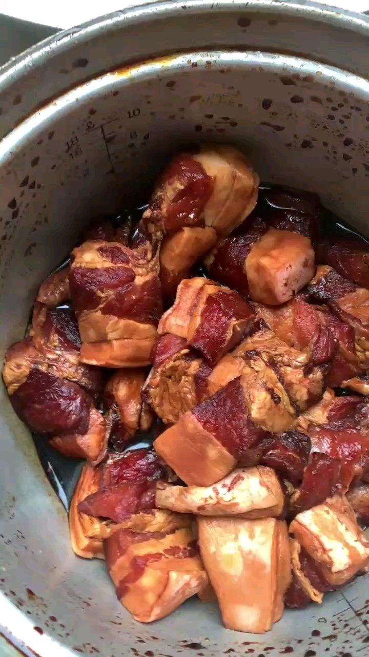 咸蛋黄大肉粽子