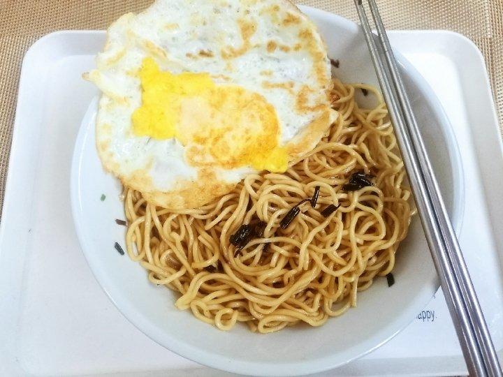 10分钟搞定的一碗葱油拌面