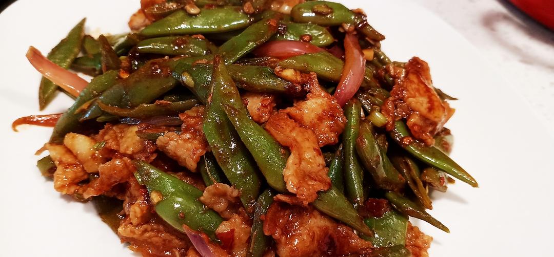 紫豆角炒肉~说好的紫色呢？