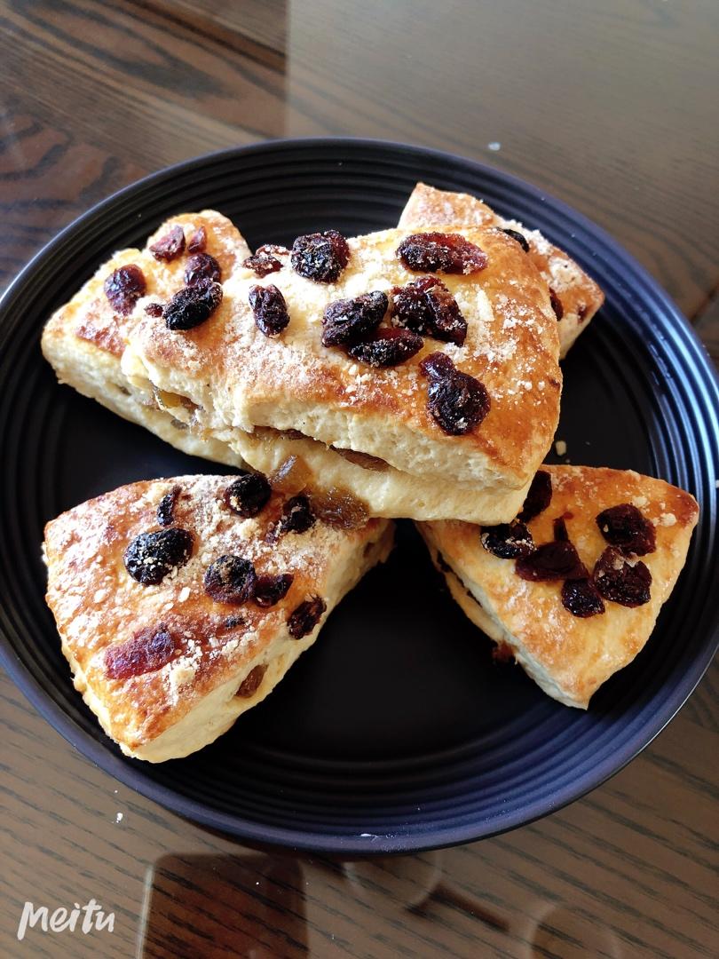 满屋飘香，口口都是满足——酥松香甜的蔓越莓蜜豆司康