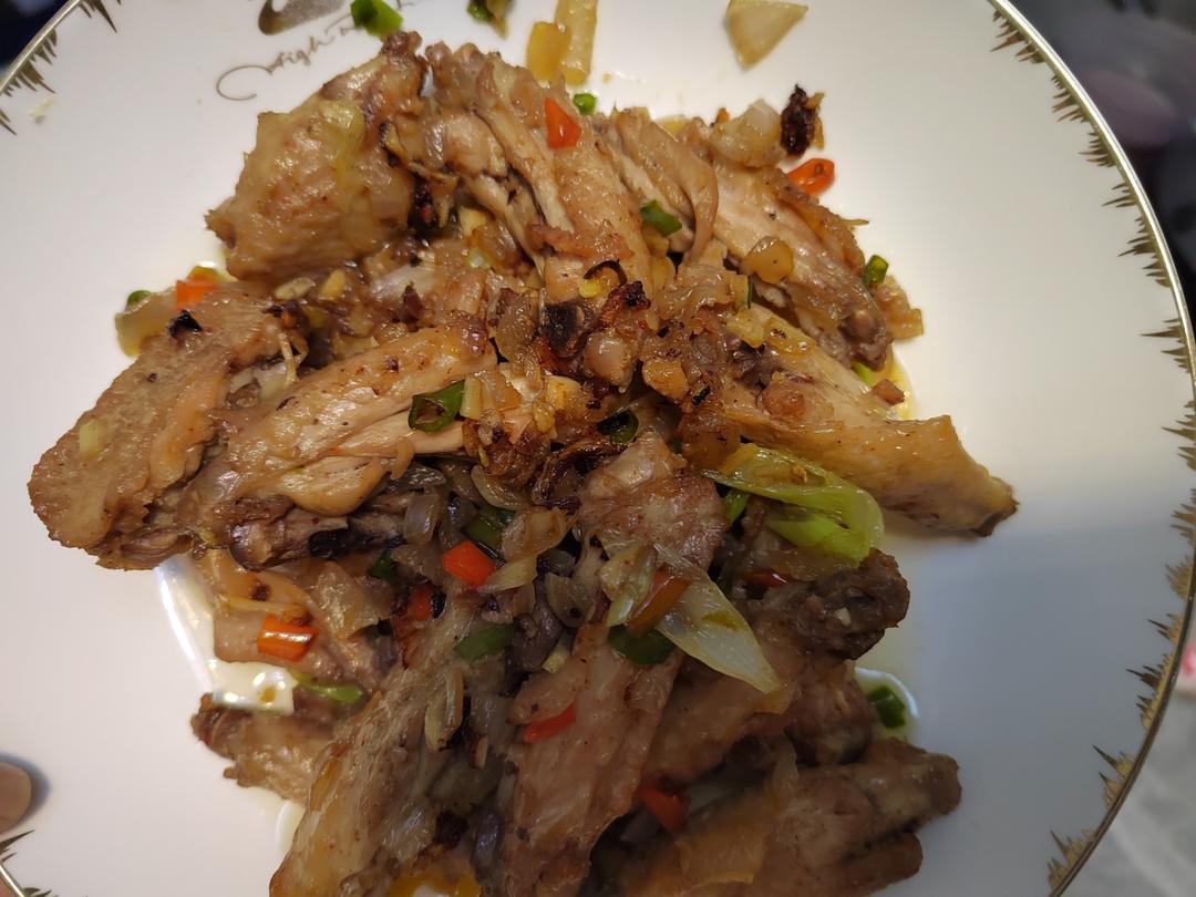 网红菜～好吃到嗦手指的蒜香鸡翅