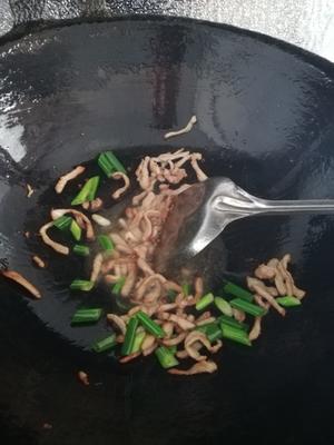 小白菜炒肉的做法 步骤4