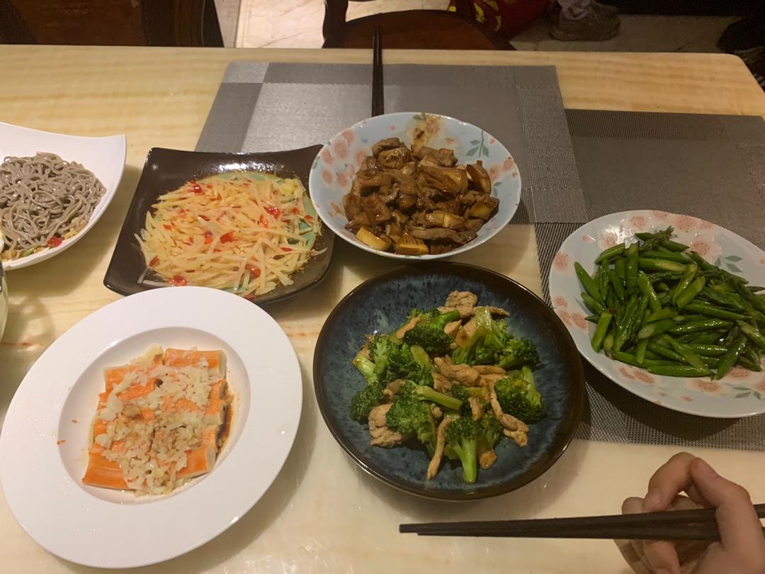 鸡胸肉炒西兰花