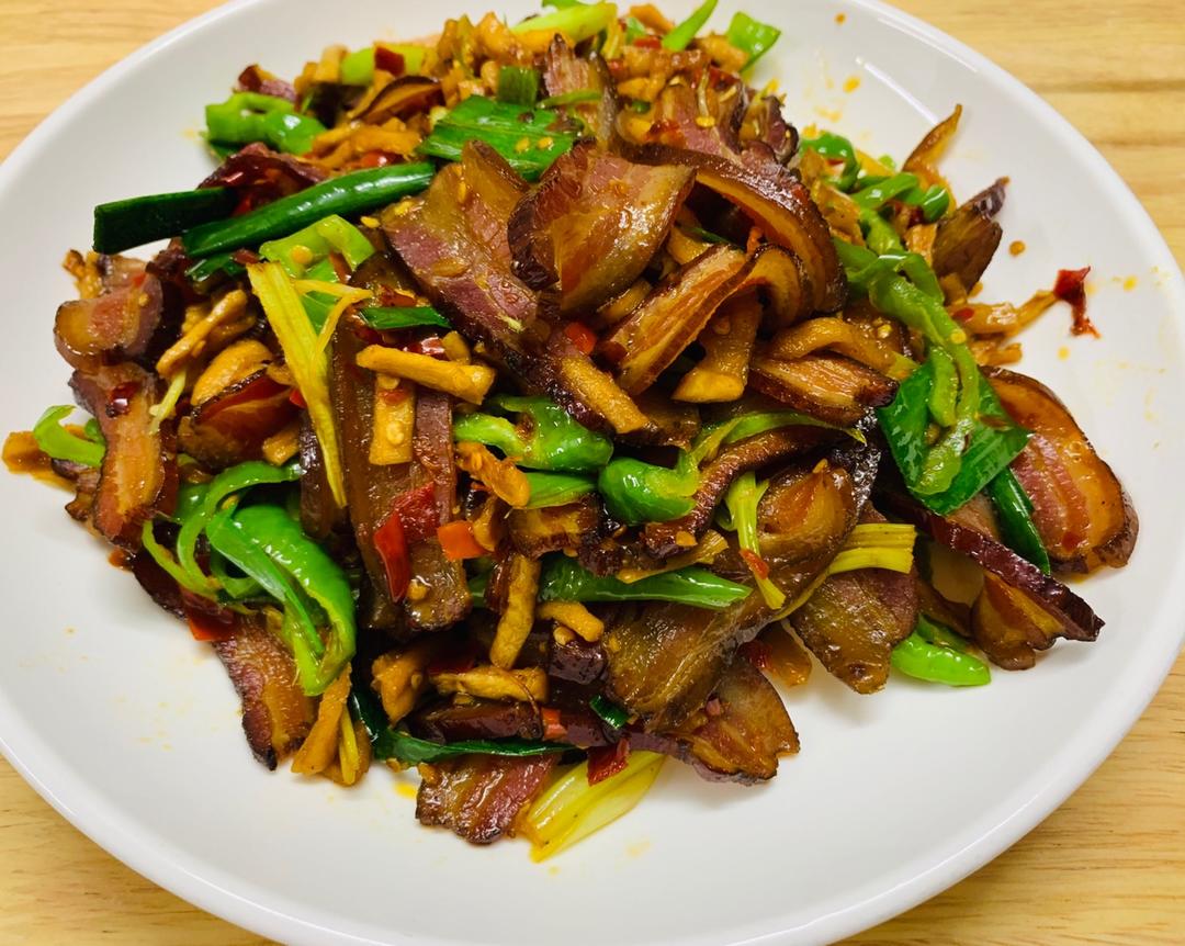 萝卜干炒腊肉（湘菜）新增腊肉快速去咸的方法