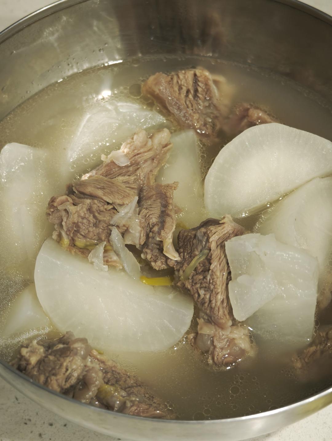萝卜清炖牛肋条