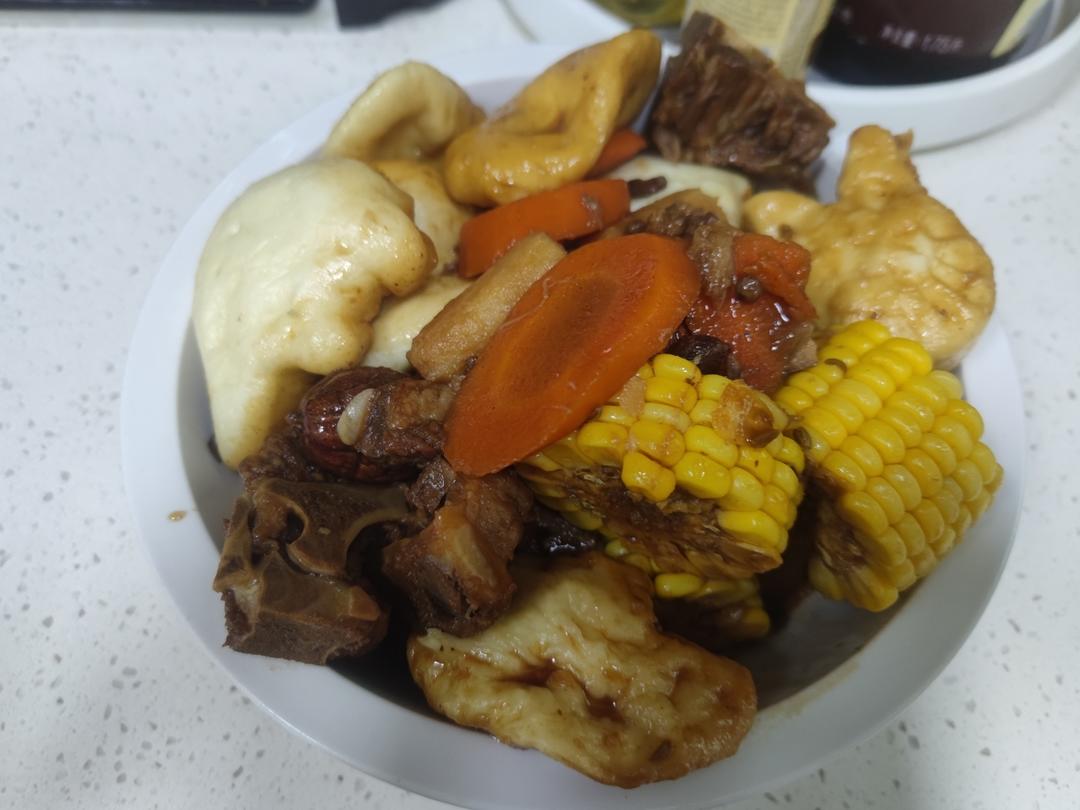 焖排骨蒸馒头