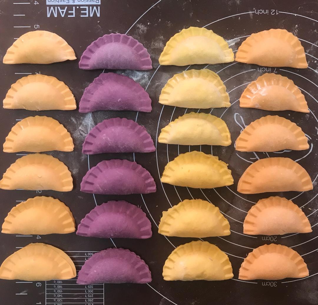 彩色饺子