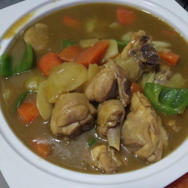 百梦多（好侍）咖喱鸡丁（洋葱胡萝卜土豆炒鸡胸）