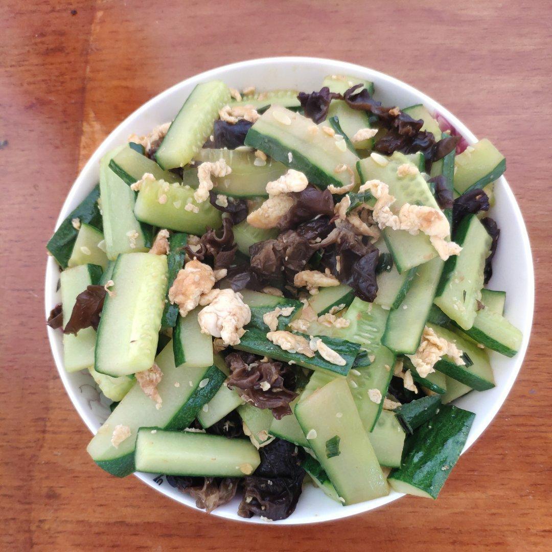 黄瓜木耳炒鸡蛋