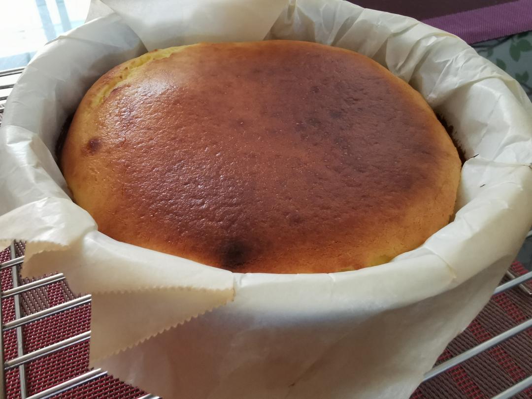 巴斯克奶酪蛋糕(材料取胜,无需技术和设备)的做法