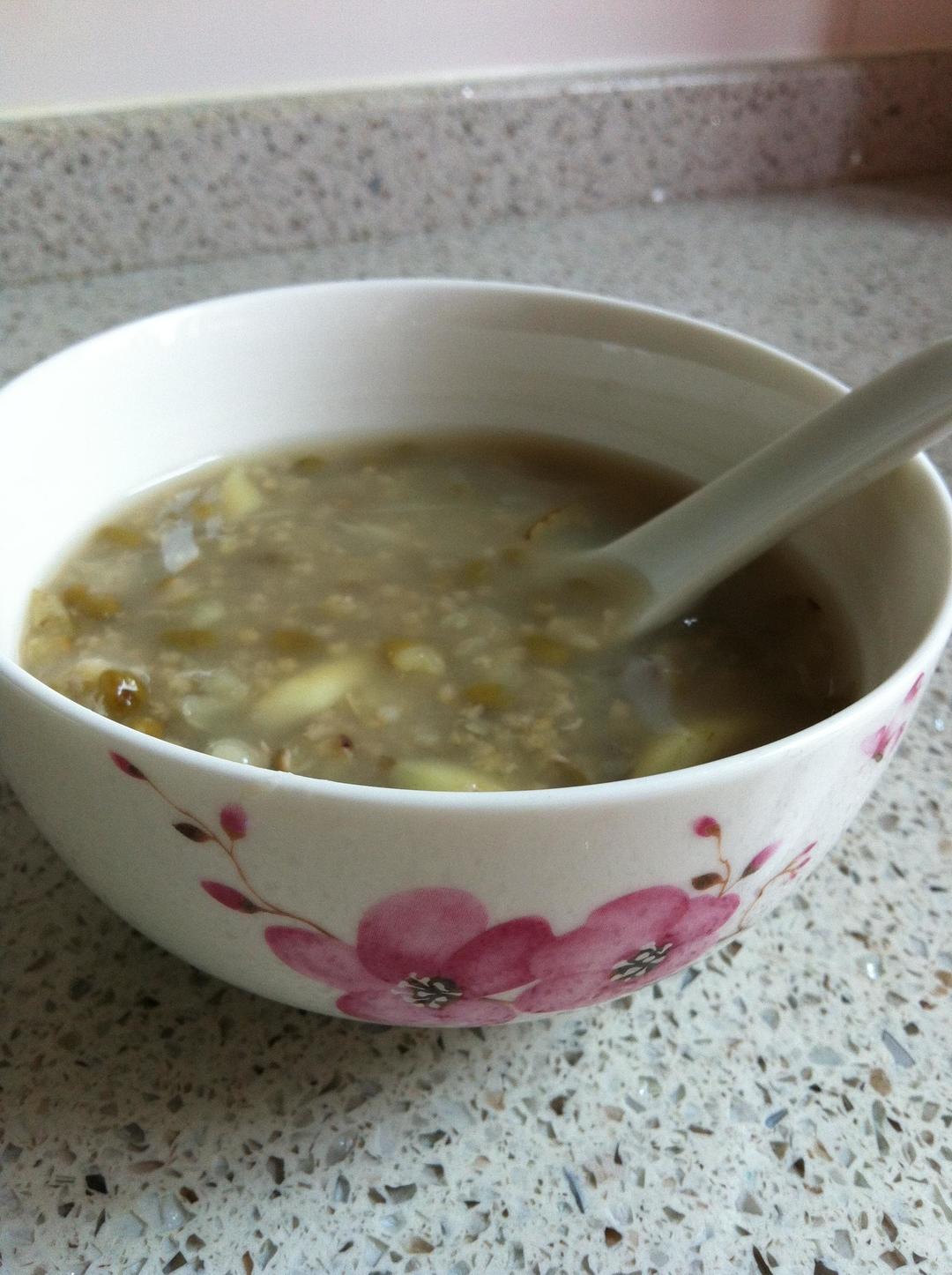 绿豆百合小米粥的做法