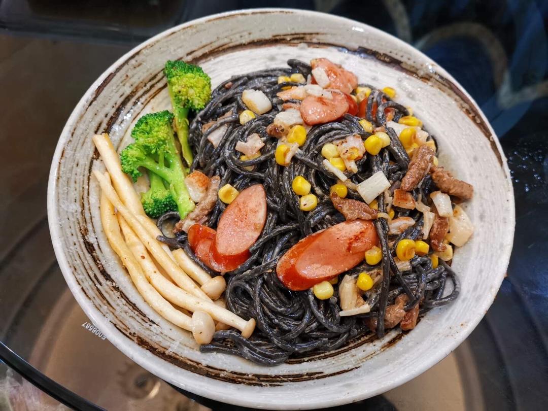 【食材包操作说明】蒜香虾汁墨鱼面