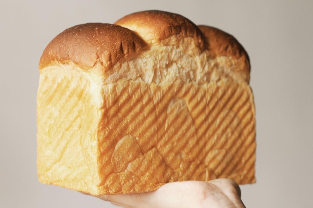 超级爆头王～牛奶蛋黄吐司